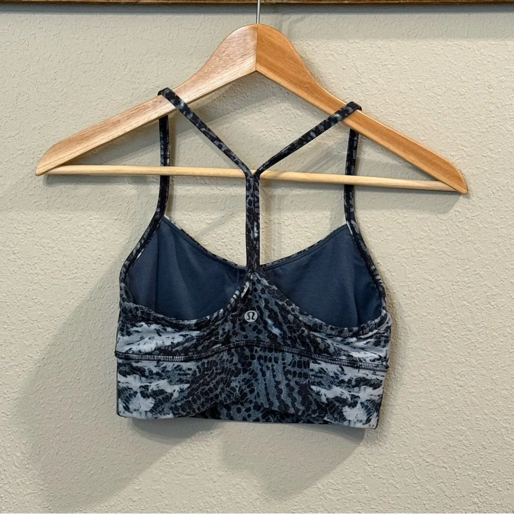 Lululemon Flow Y Bra Long Line Nulu Light Support Size 4